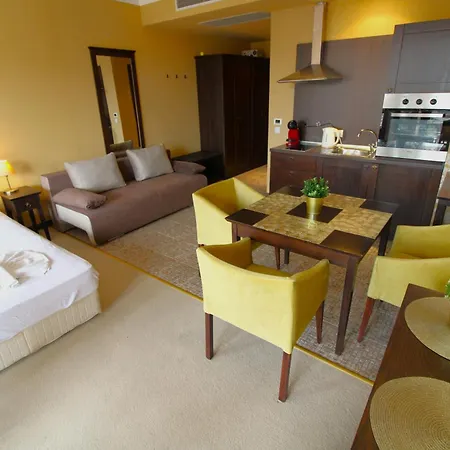 Menada In Royal Apartmán *