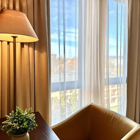 Menada In Royal Apartment Sunny Beach