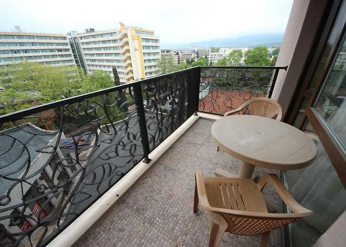 Menada In Royal サニービーチ