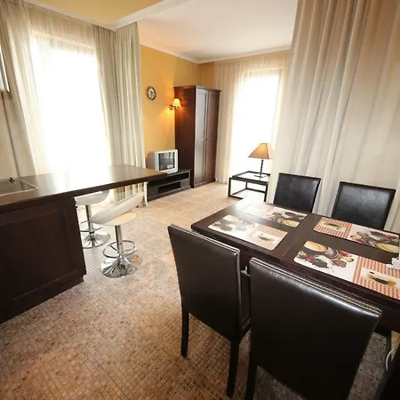 Апартаменти Menada In Royal *