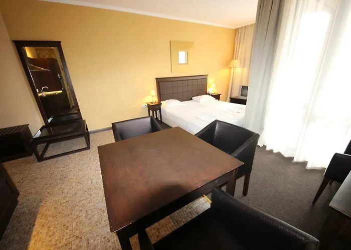 Apartment Menada In Royal