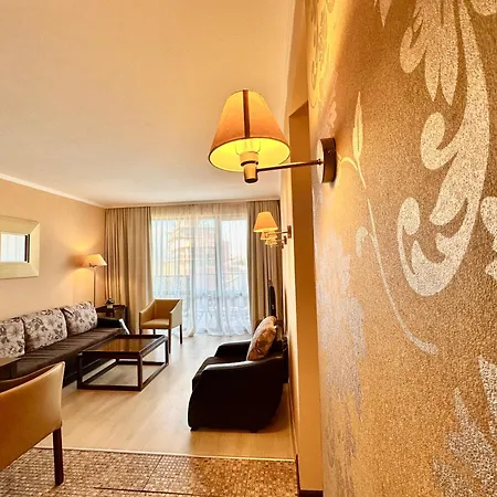 Menada In Royal Apartament