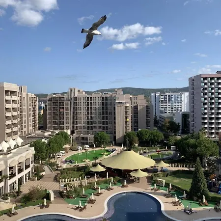 Menada In Royal Apartman Napospart