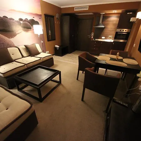 Menada In Royal Apartman Napospart